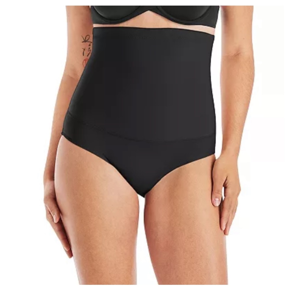⭐️ Maidenform High Waist Shapewear Briefs ⭐️
